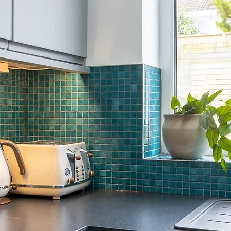 بيت ضيافة Guestready - Peaceful Retreat In Stillorgan