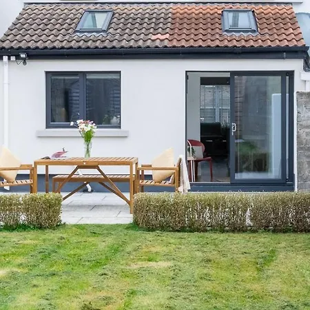 Guestready - Peaceful Retreat In Stillorgan بيت ضيافة 3*