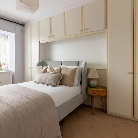 بيت ضيافة Guestready - Peaceful Retreat In Stillorgan دبلن